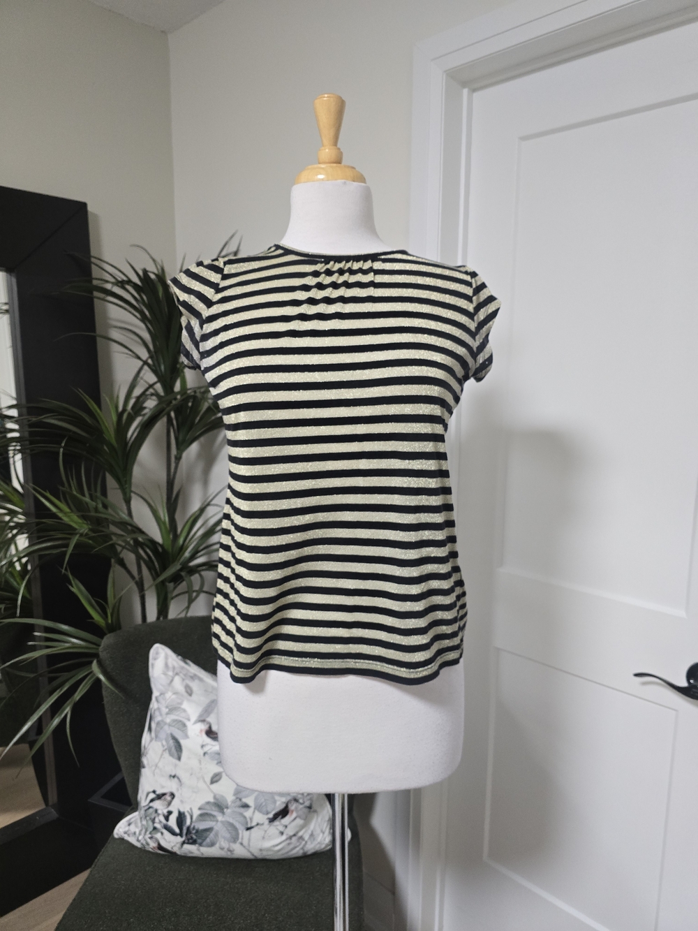 Striped Short-Sleeve Crewneck Top in Black and Gold